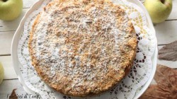Torta Sbriciolata di semola e nocciole con mele caramellate (10)