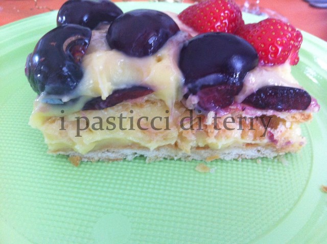 Sfoglia con crema e frutta 035