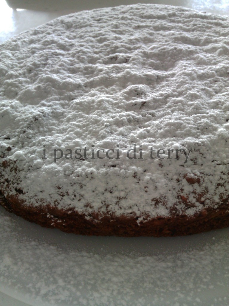 Torta cioccolato e frutta secca (7)