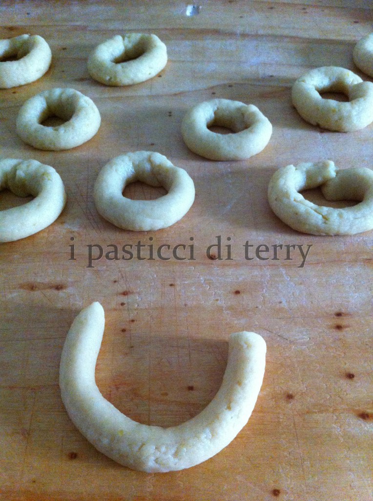 Ciambelline allo zibibbo 027