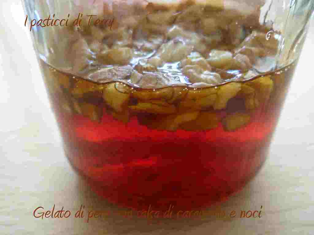 Gelato di pera con salsa caramello alle noci (4)
