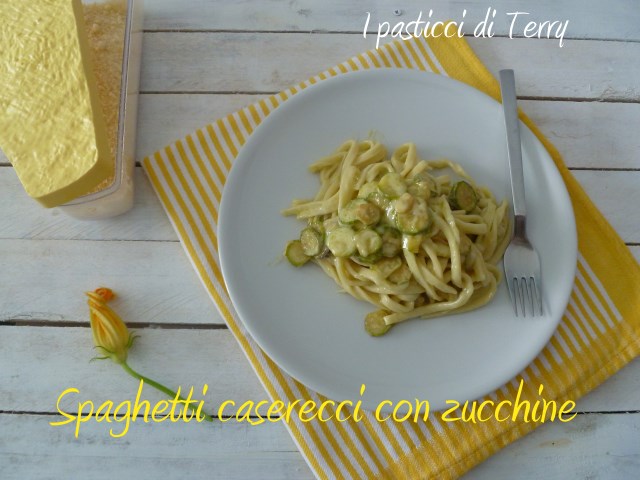 Spaghetti caserecci con zucchine (7)