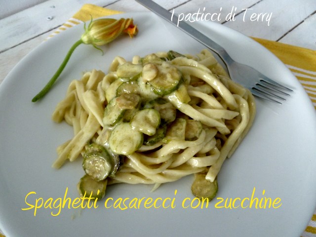 Spaghetti caserecci con zucchine (9)