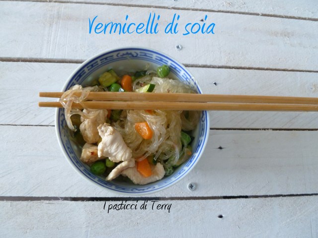 Vermicelli di soia con pollo e verdure (6)