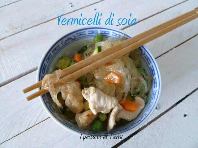 Vermicelli di soia con pollo e verdure (7)
