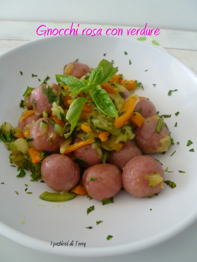 Gnocchi rosa con verdure (15)