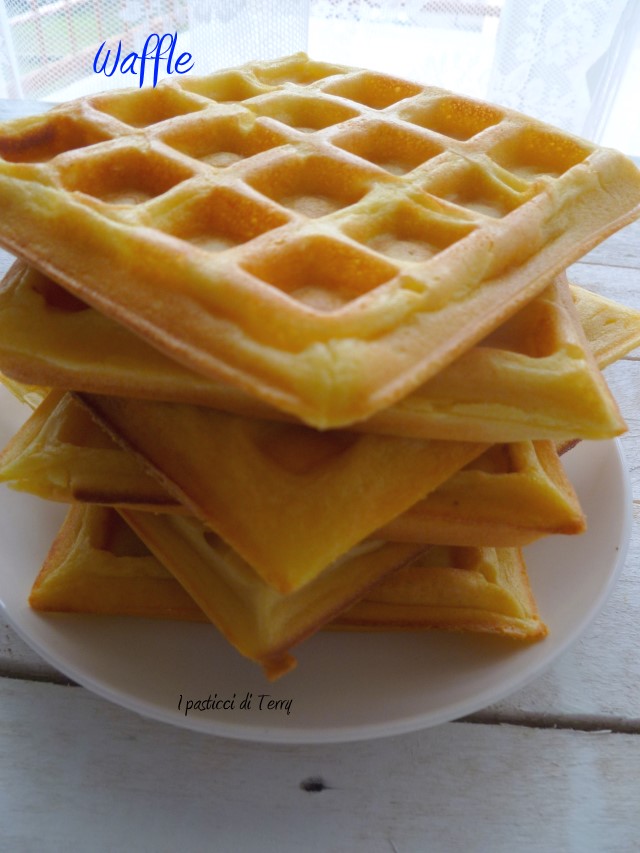 Waffle con crema di radicchio e salsiccia (5)