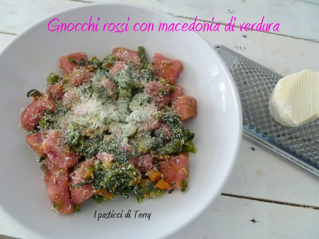 Gnocchi rossi con macedonia di verdure (8)