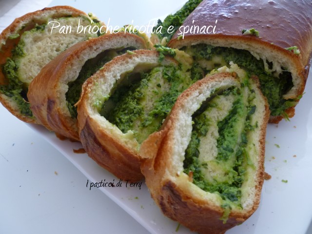 Pan brioche ricotta e spinaci (12)