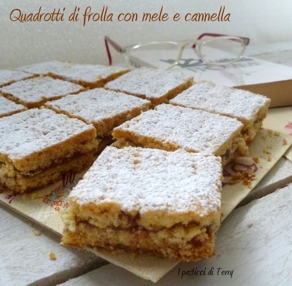 Quadrotti di frolla con mele e cannella (10)
