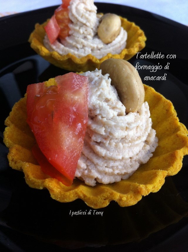 Tartellette con formaggio di anacardi (23)