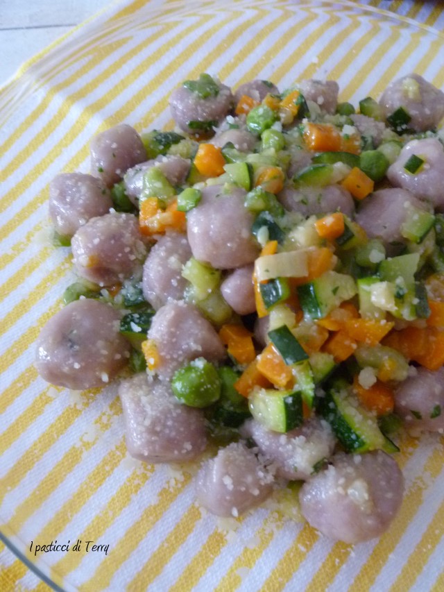 gnocchi-di-patate-e-cavolo-viola-12