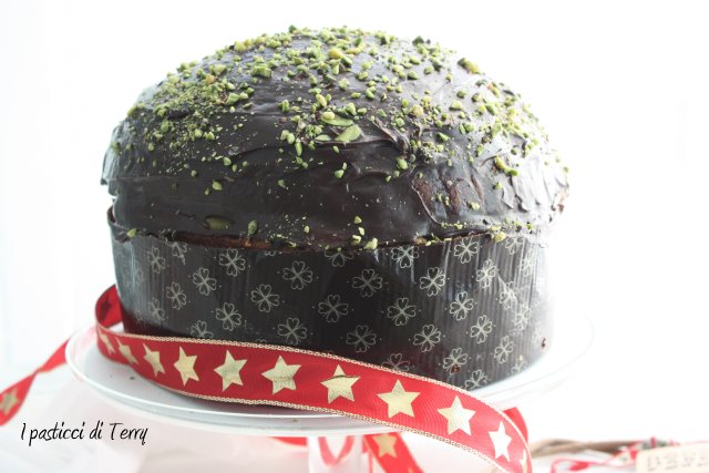 panettone-con-crema-di-pistacchio-e-cioccolato-3