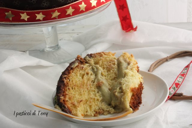 panettone-con-crema-di-pistacchio-e-cioccolato-6