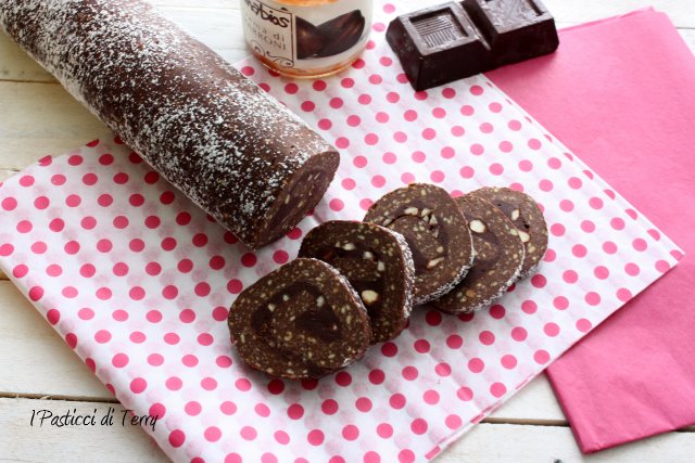 salame-di-cioccolato-e-crema-di-castagne-3