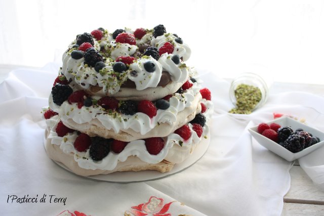 pavlova-naked-cake-15
