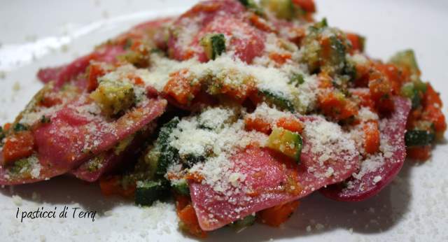 Cuori rossi con brunoise di verdure (15)