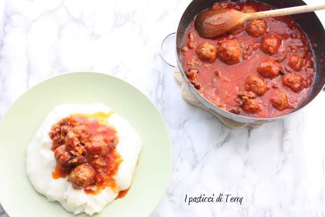 Polpette con funghi e salsiccia (2)
