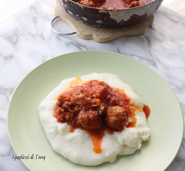 Polpette con funghi e salsiccia (9)