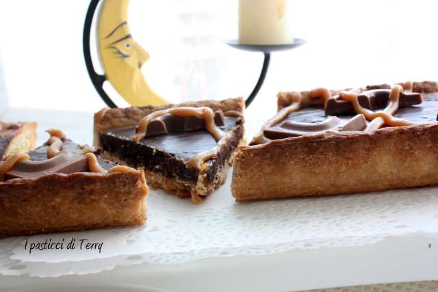 Crostata Sablè con caramello salato e ganache di cioccolato (19)