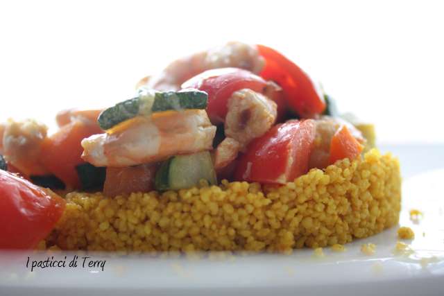 Cous cous alla curcuma con gamberetti e verdure (7)