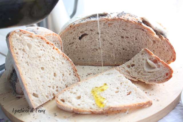 Pane semi integrale con farro e acqua di governo (23)