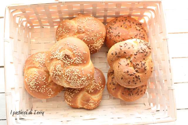 Nodi di pane con semi vari (18)