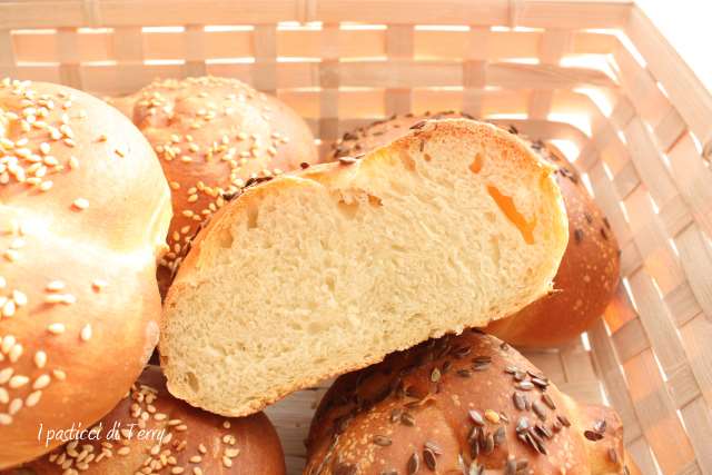 Nodi di pane con semi vari (19)