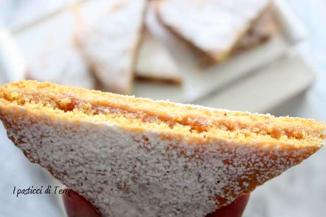 Tramezzini di torta con confettura (9)