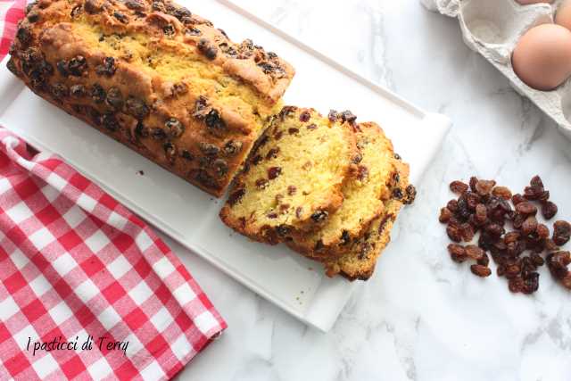 Plumcake uvetta e frutti rossi (9)