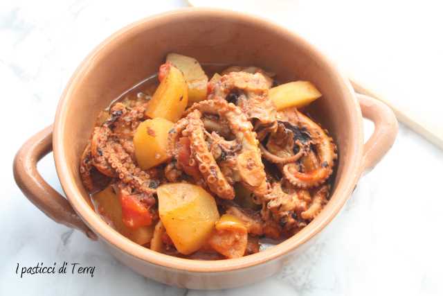 Polpo con patate e pomodori secchi (5)