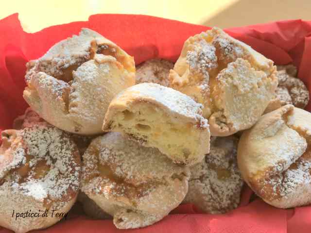 Fiadoni dolci di ricotta (13)